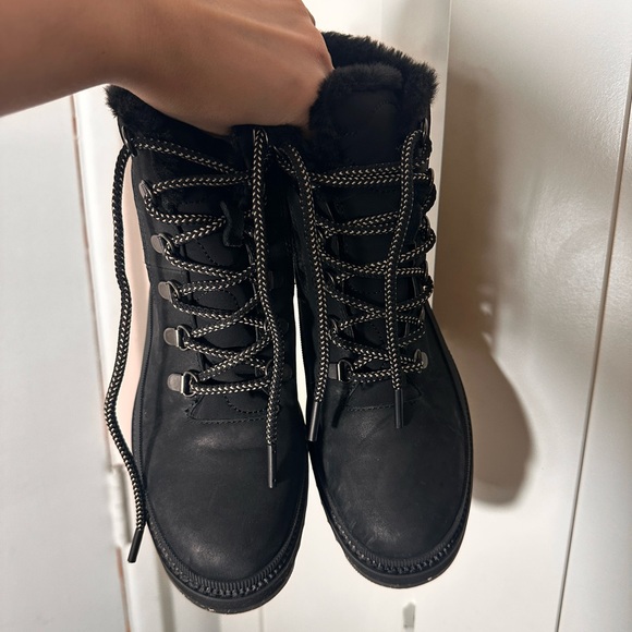 TOMS Mojave Boot - Picture 2 of 6